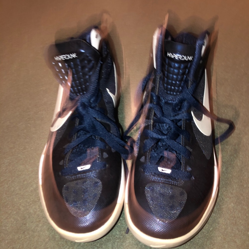 Nike Hyperdunk Basketball Shoes View 2